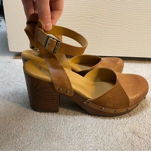 Korks ankle strap clog sz 8 brown
